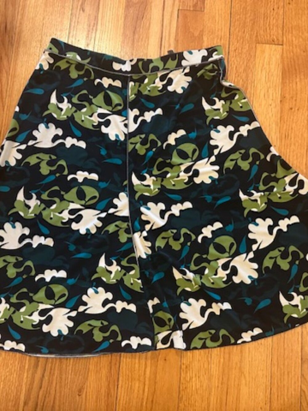 Max Studio Black Green White Jungle Floral Knit Skirt Small
